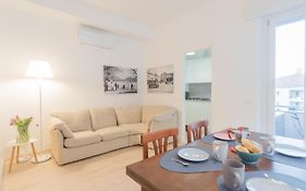 White Lake View Apartment By Rent All Como